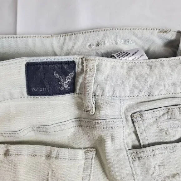 American Eagle Outfitters Women’s Hi-Rise Shortie Distressed Denim Shorts Size 6 - Picture 5 of 7